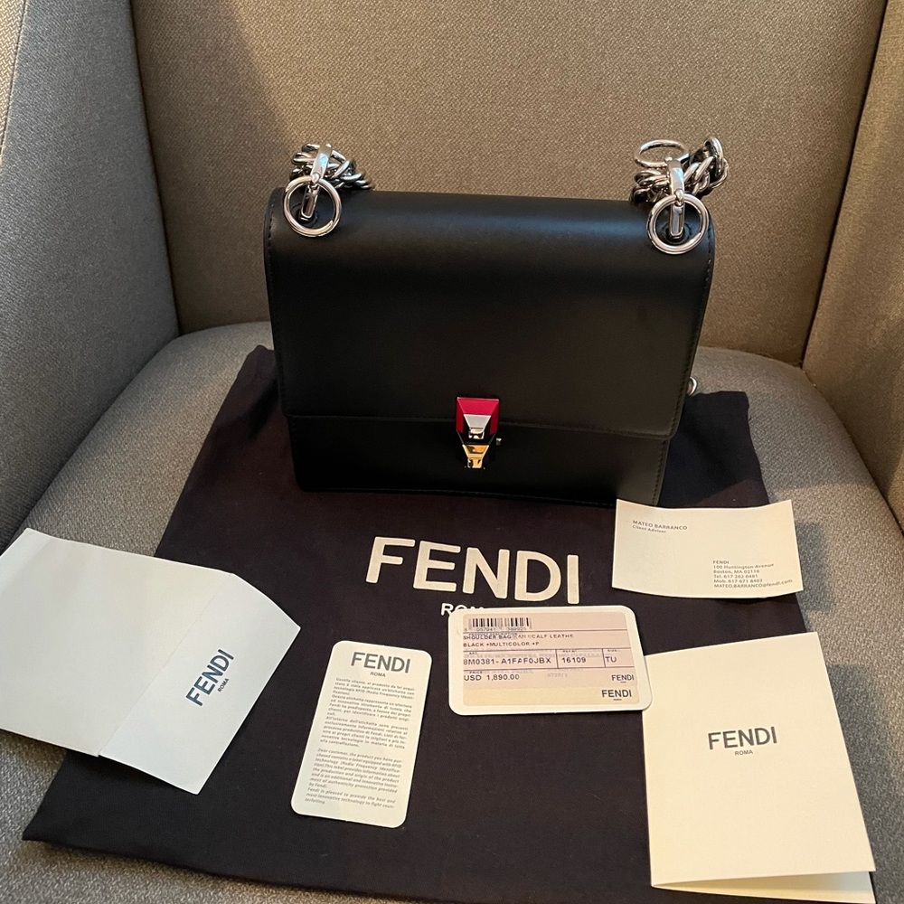 ⭐️Fendi Kan I Leather Bag authentic💕